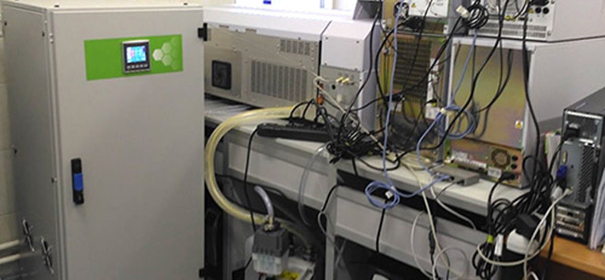 LabTech Nitrogen Gas Generator operating in harsh working conditions